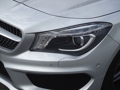 Mercedes-Benz CLA-Klasse 180 automaat / AMG pakket / panorama / *NAP*