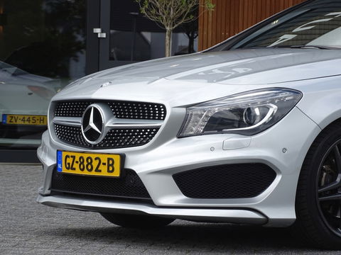 Mercedes-Benz CLA-Klasse 180 automaat / AMG pakket / panorama / *NAP*