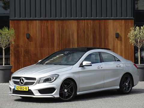 Mercedes-Benz CLA-Klasse 180 automaat / AMG pakket / panorama / *NAP*