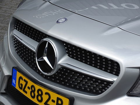 Mercedes-Benz CLA-Klasse 180 automaat / AMG pakket / panorama / *NAP*