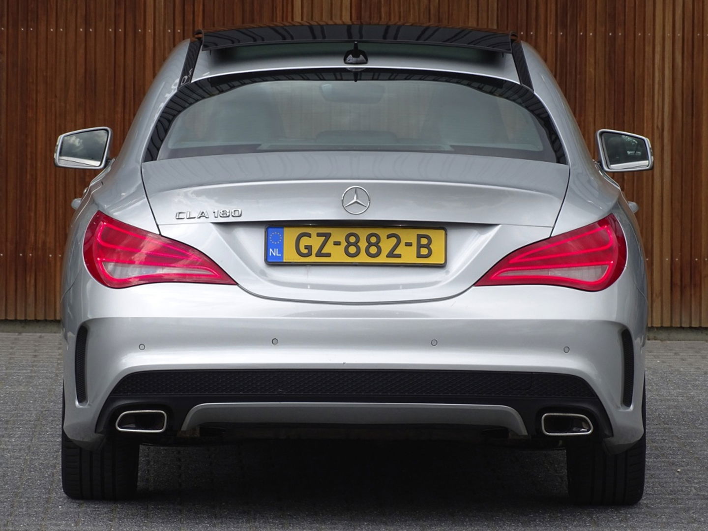 Mercedes-Benz CLA-Klasse 180 automaat / AMG pakket / panorama / *NAP*
