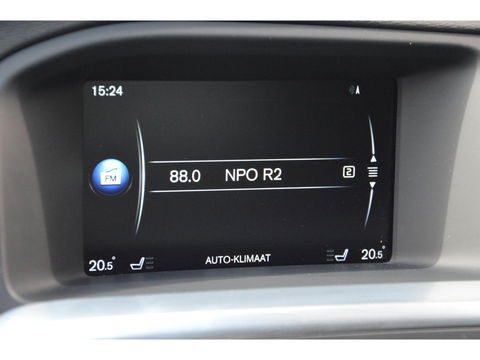 Volvo V60 T4 Summum | Panoramadak | Stoelverwarming | Trekhaak 1600KG | Cruise | Bluetooth |
