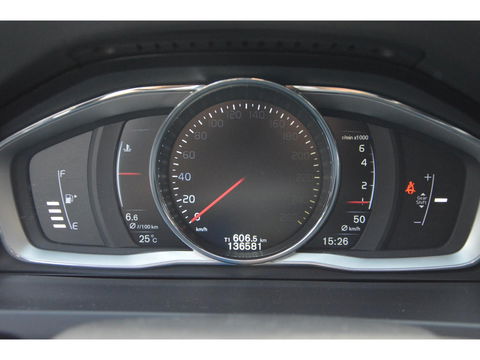 Volvo V60 T4 Summum | Panoramadak | Stoelverwarming | Trekhaak 1600KG | Cruise | Bluetooth |