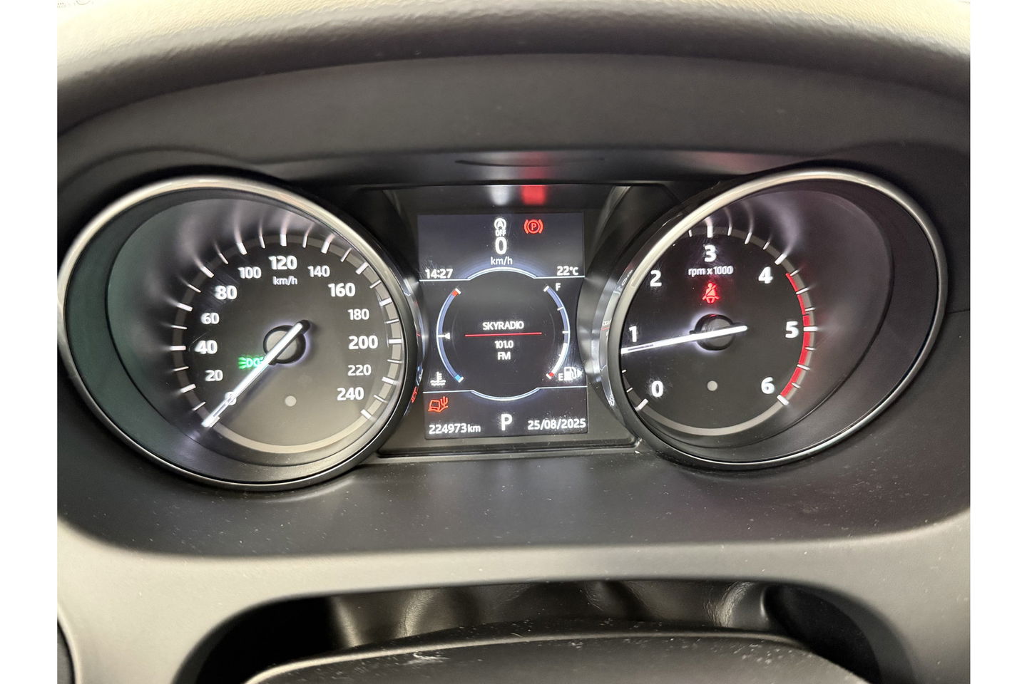 Land Rover Discovery 2.0 TD4 HSE 180PK Pano LED Memory Meridian Audio Sfeer Camera Clima Cruise Trekhaak Navi Leder PDC 19"LMV