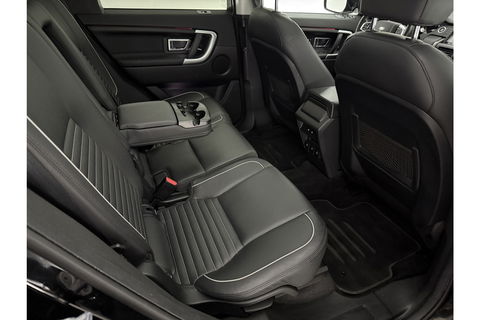 Land Rover Discovery 2.0 TD4 HSE 180PK Pano LED Memory Meridian Audio Sfeer Camera Clima Cruise Trekhaak Navi Leder PDC 19"LMV