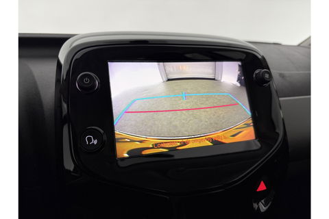 Peugeot 108 1.0 e-VTi Blue Executive LED Airco Camera Cruise Navigatie 15"LMV