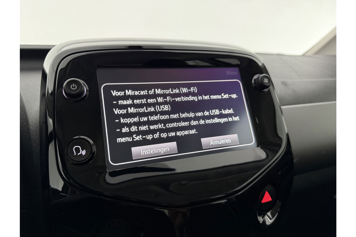 Peugeot 108 1.0 e-VTi Blue Executive LED Airco Camera Cruise Navigatie 15"LMV