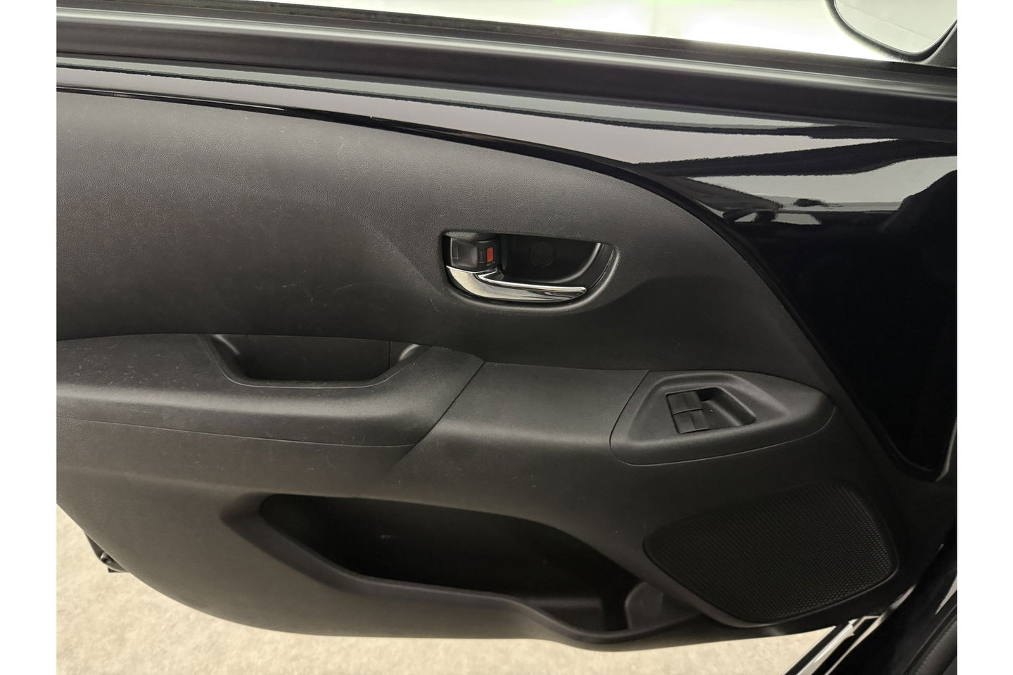 Peugeot 108 1.0 e-VTi Blue Executive LED Airco Camera Cruise Navigatie 15"LMV