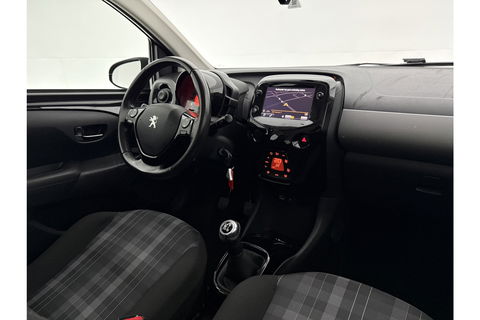 Peugeot 108 1.0 e-VTi Blue Executive LED Airco Camera Cruise Navigatie 15"LMV