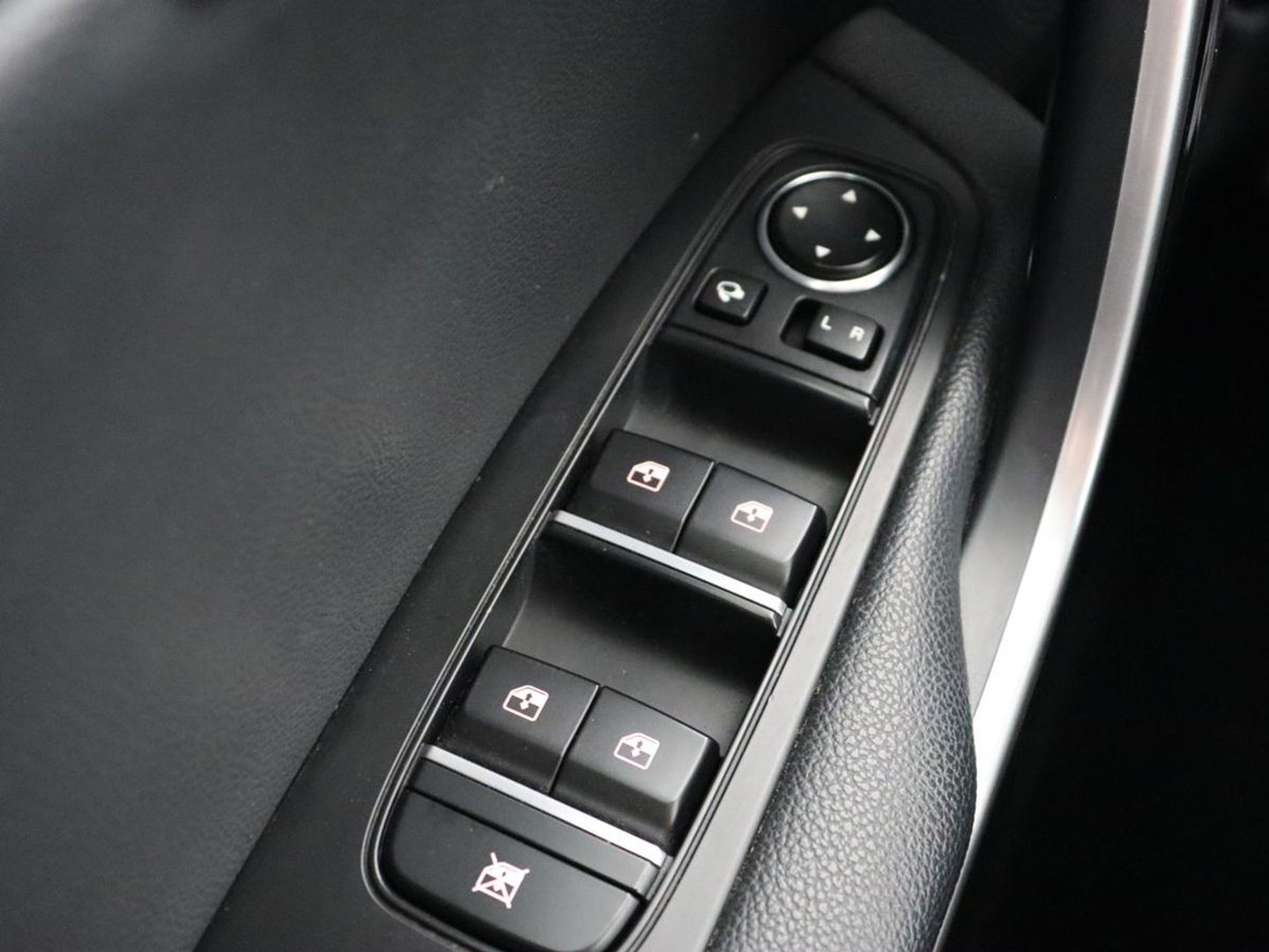 Kia Xceed 1.6 GDI PHEV ExecutiveLine | Schuifdak | Leder | Stoelventilatie | Adaptive cruise | Camera | Stoel & stuurverwarming | Memory | Digital Cockpit | Plug In