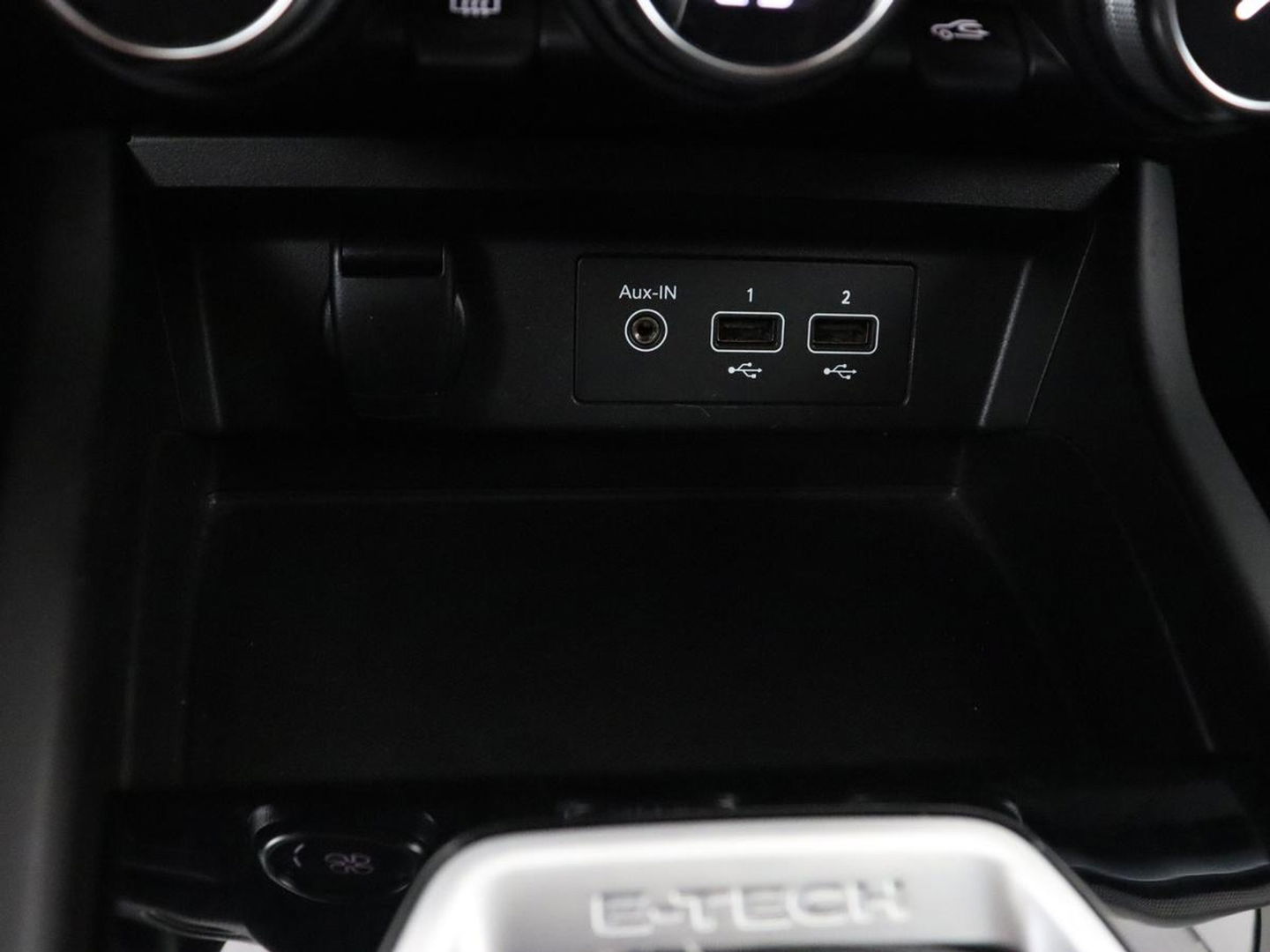 Renault Arkana 1.6 E-Tech Hybrid 145 Intens | Adaptive cruise | Camera | Carplay | Half leder | Navigatie | Keyless | Full LED | 18'' lichtmetalen velgen