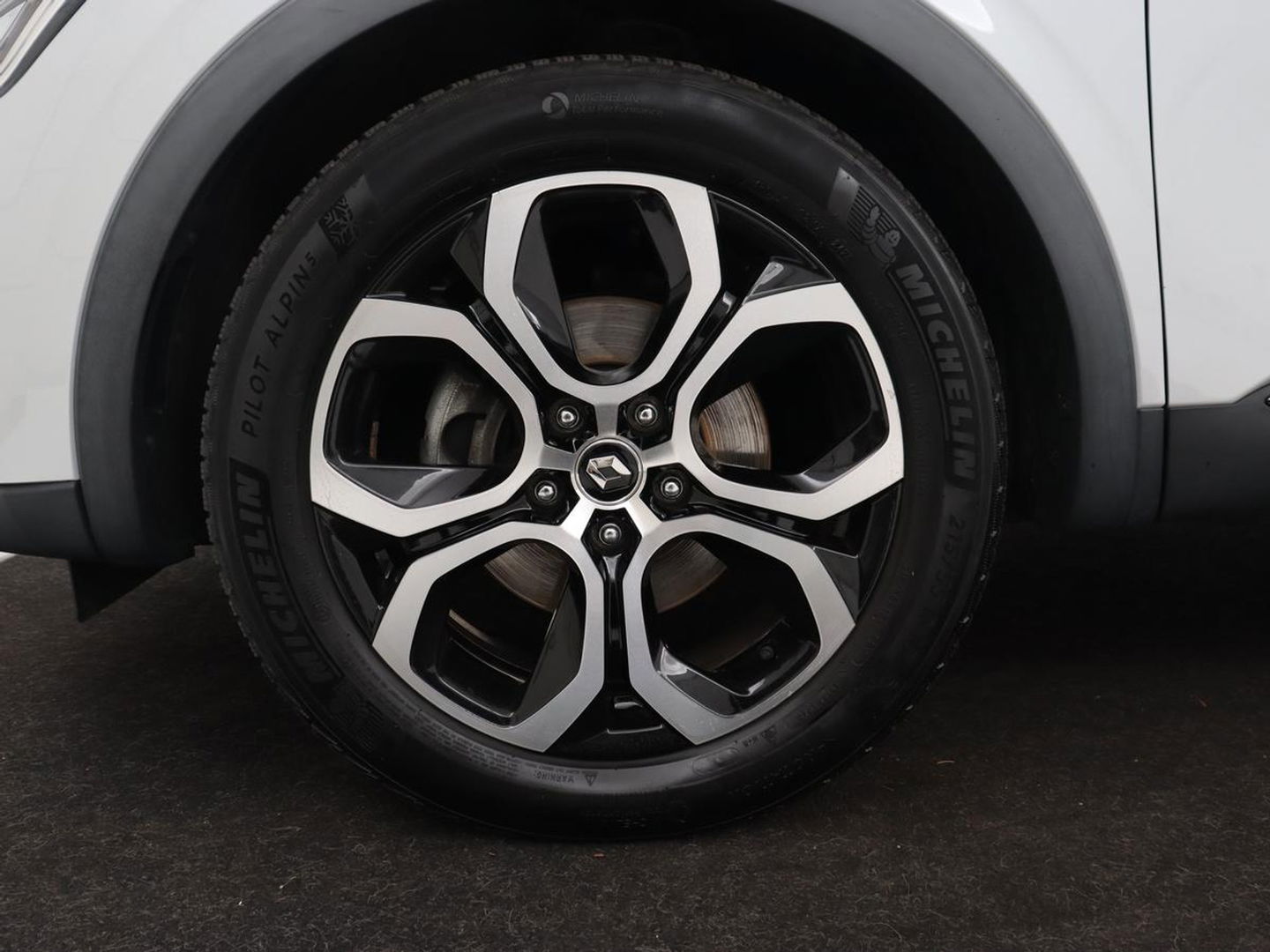 Renault Arkana 1.6 E-Tech Hybrid 145 Intens | Adaptive cruise | Camera | Carplay | Half leder | Navigatie | Keyless | Full LED | 18'' lichtmetalen velgen