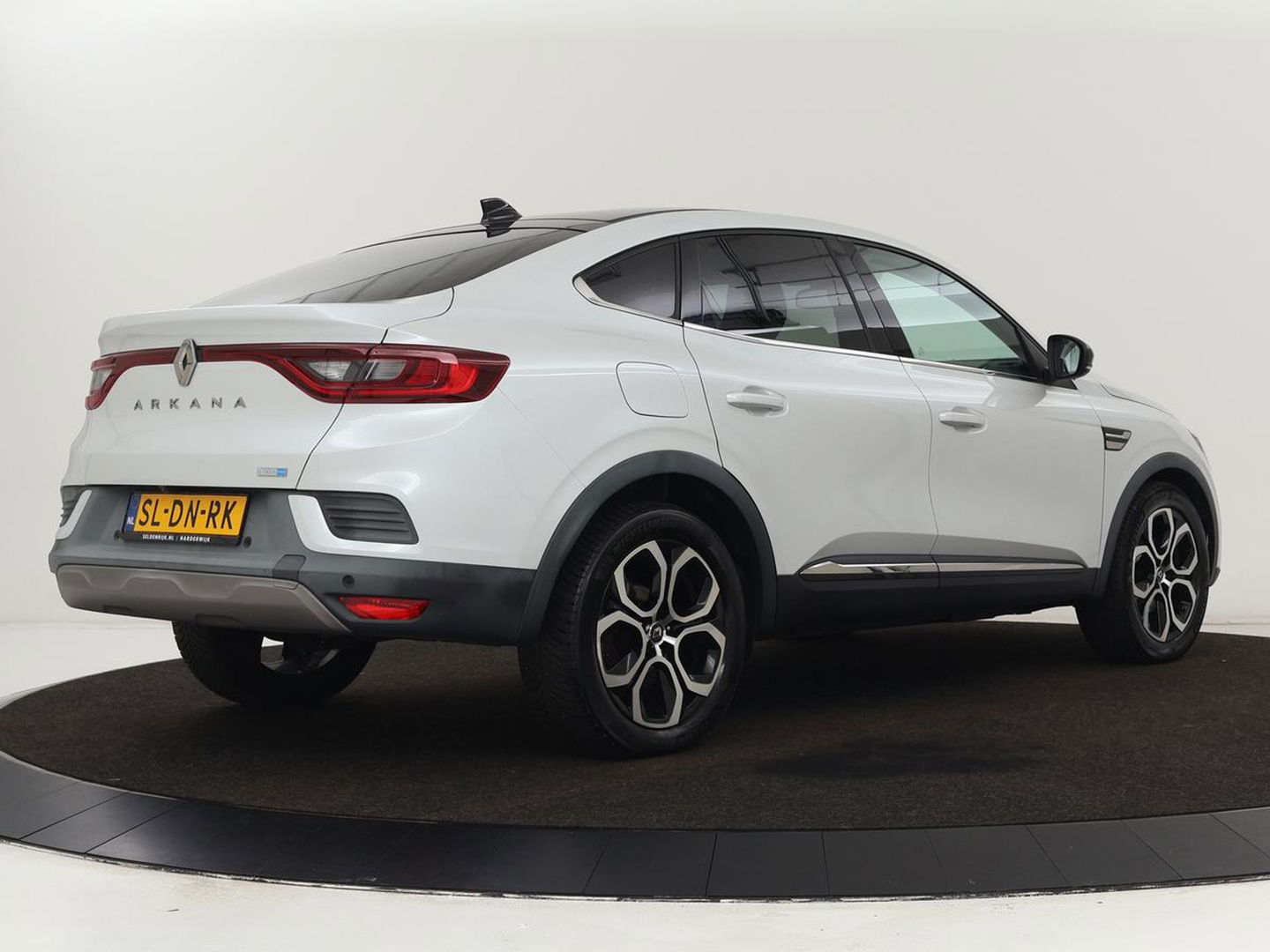Renault Arkana 1.6 E-Tech Hybrid 145 Intens | Adaptive cruise | Camera | Carplay | Half leder | Navigatie | Keyless | Full LED | 18'' lichtmetalen velgen