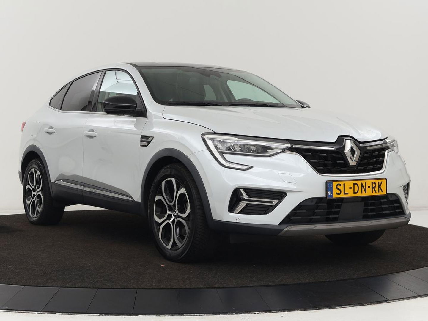 Renault Arkana 1.6 E-Tech Hybrid 145 Intens | Adaptive cruise | Camera | Carplay | Half leder | Navigatie | Keyless | Full LED | 18'' lichtmetalen velgen