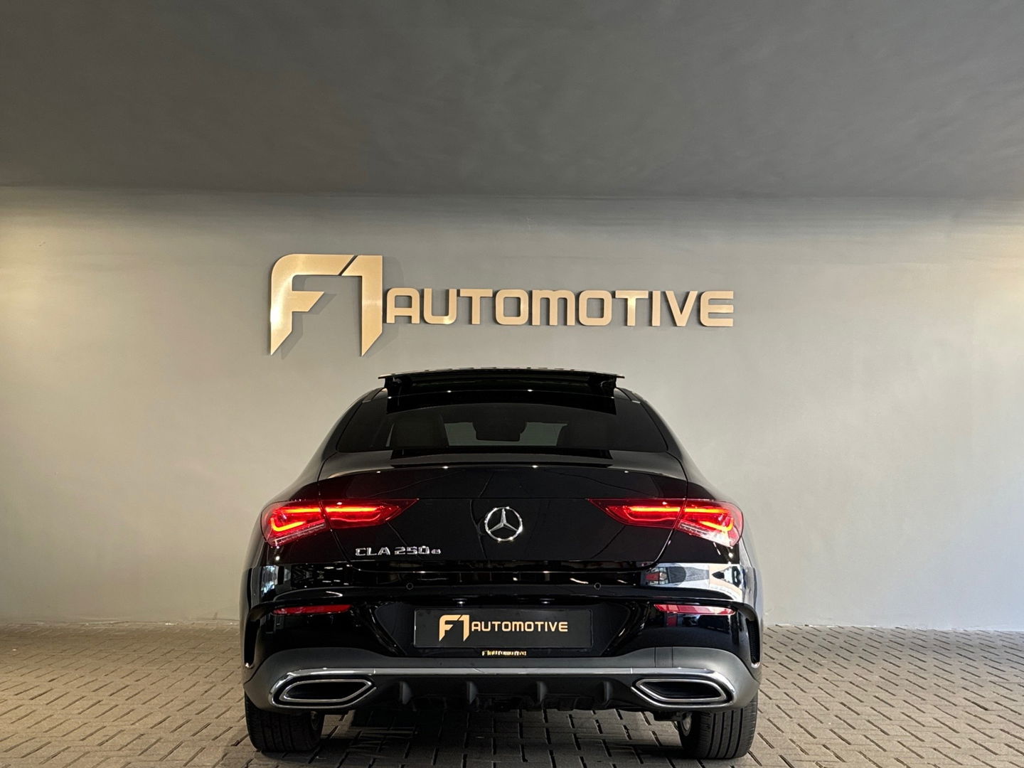 Mercedes-Benz CLA-Klasse 250 e AMG Pano|Sfeer|Camera|Dodehoek