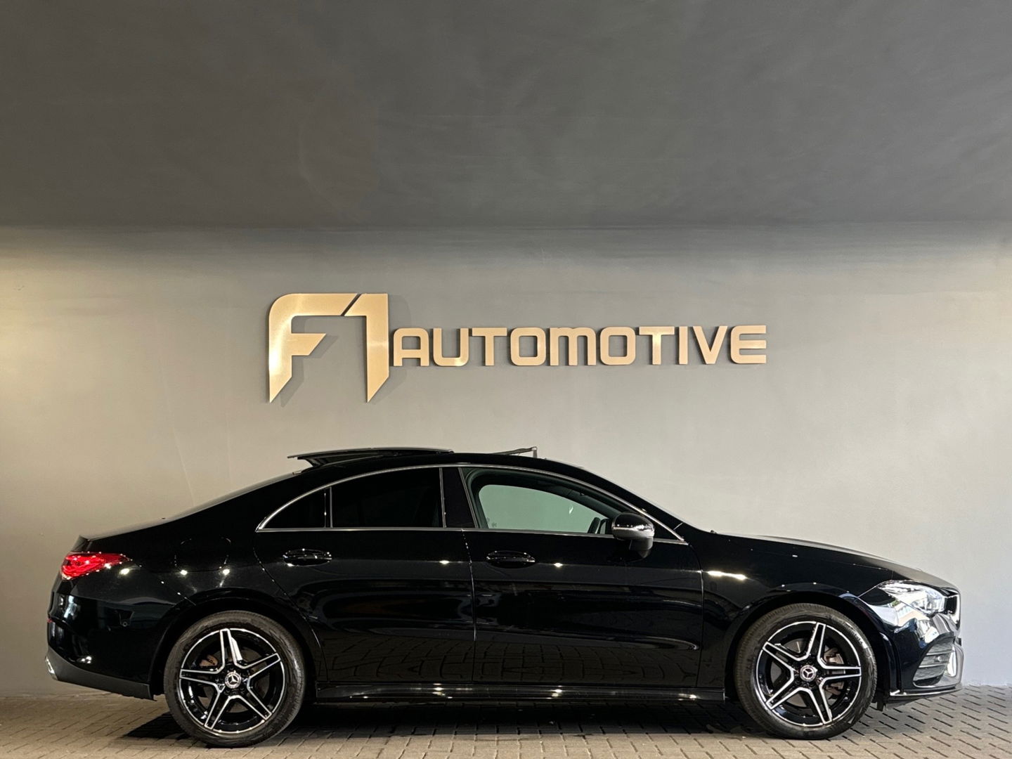 Mercedes-Benz CLA-Klasse 250 e AMG Pano|Sfeer|Camera|Dodehoek