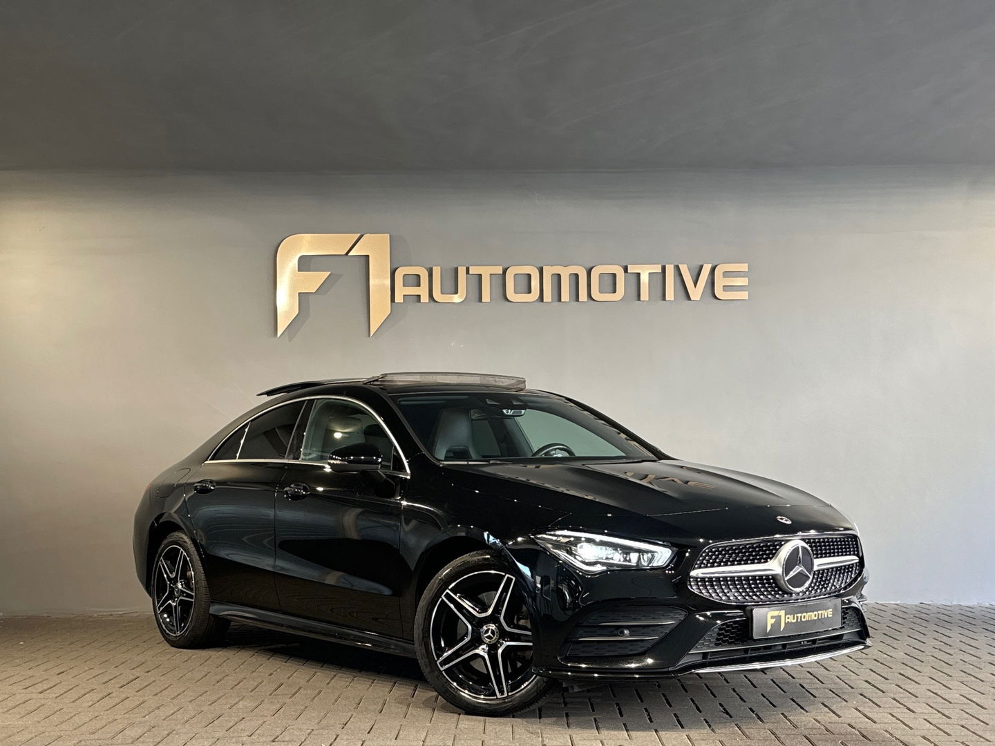 Mercedes-Benz CLA-Klasse 250 e AMG Pano|Sfeer|Camera|Dodehoek