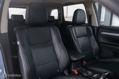 Mitsubishi Outlander 2.0 PHEV Instyle+ | Trekhaak | Leder | Navigatie | hybride | NL auto NAP |