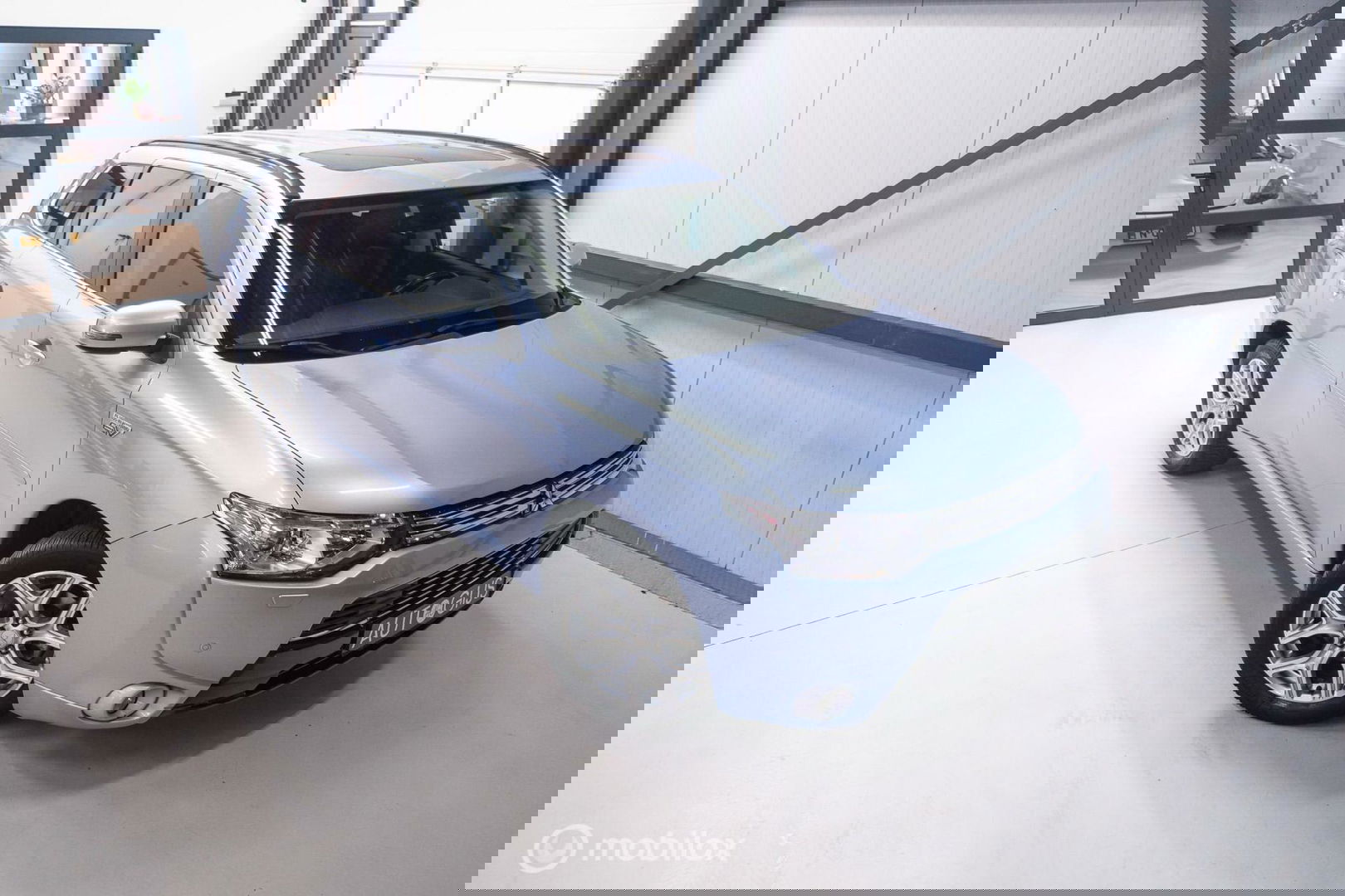 Mitsubishi Outlander 2.0 PHEV Instyle+ | Trekhaak | Leder | Navigatie | hybride | NL auto NAP |