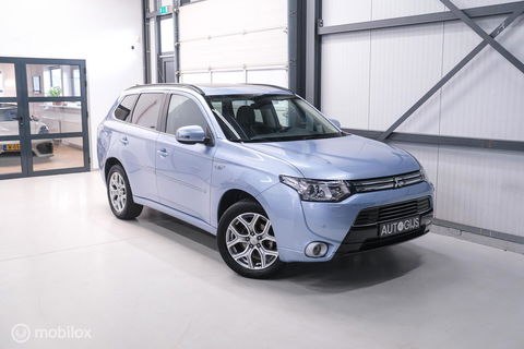 Mitsubishi Outlander 2.0 PHEV Instyle+ | Trekhaak | Leder | Navigatie | hybride | NL auto NAP |