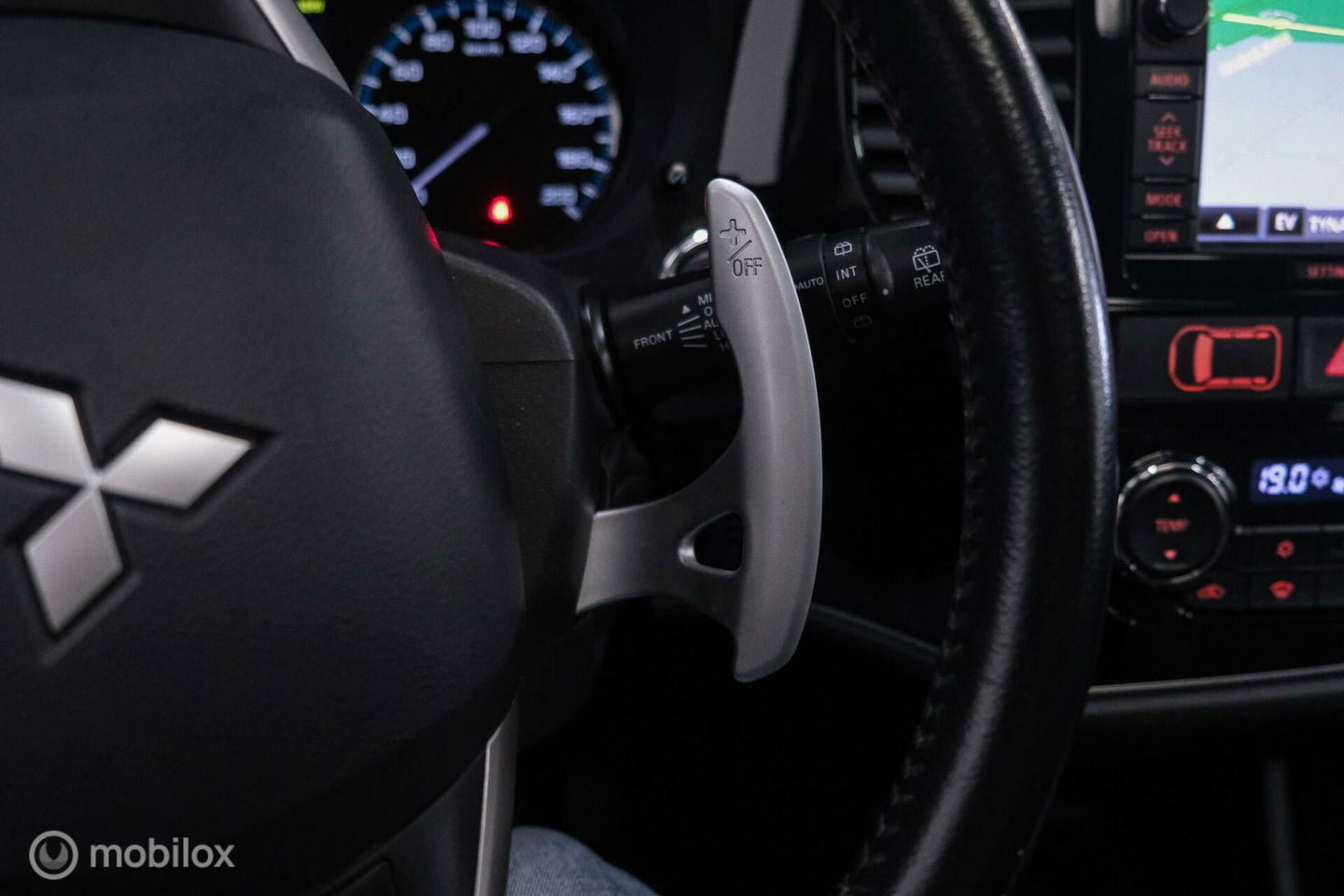 Mitsubishi Outlander 2.0 PHEV Instyle+ | Trekhaak | Leder | Navigatie | hybride | NL auto NAP |