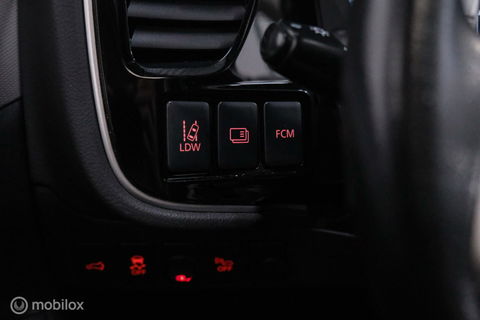 Mitsubishi Outlander 2.0 PHEV Instyle+ | Trekhaak | Leder | Navigatie | hybride | NL auto NAP |