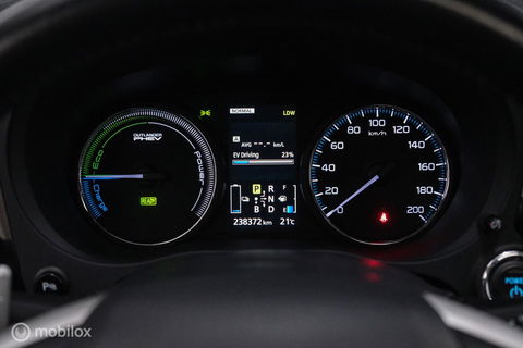 Mitsubishi Outlander 2.0 PHEV Instyle+ | Trekhaak | Leder | Navigatie | hybride | NL auto NAP |