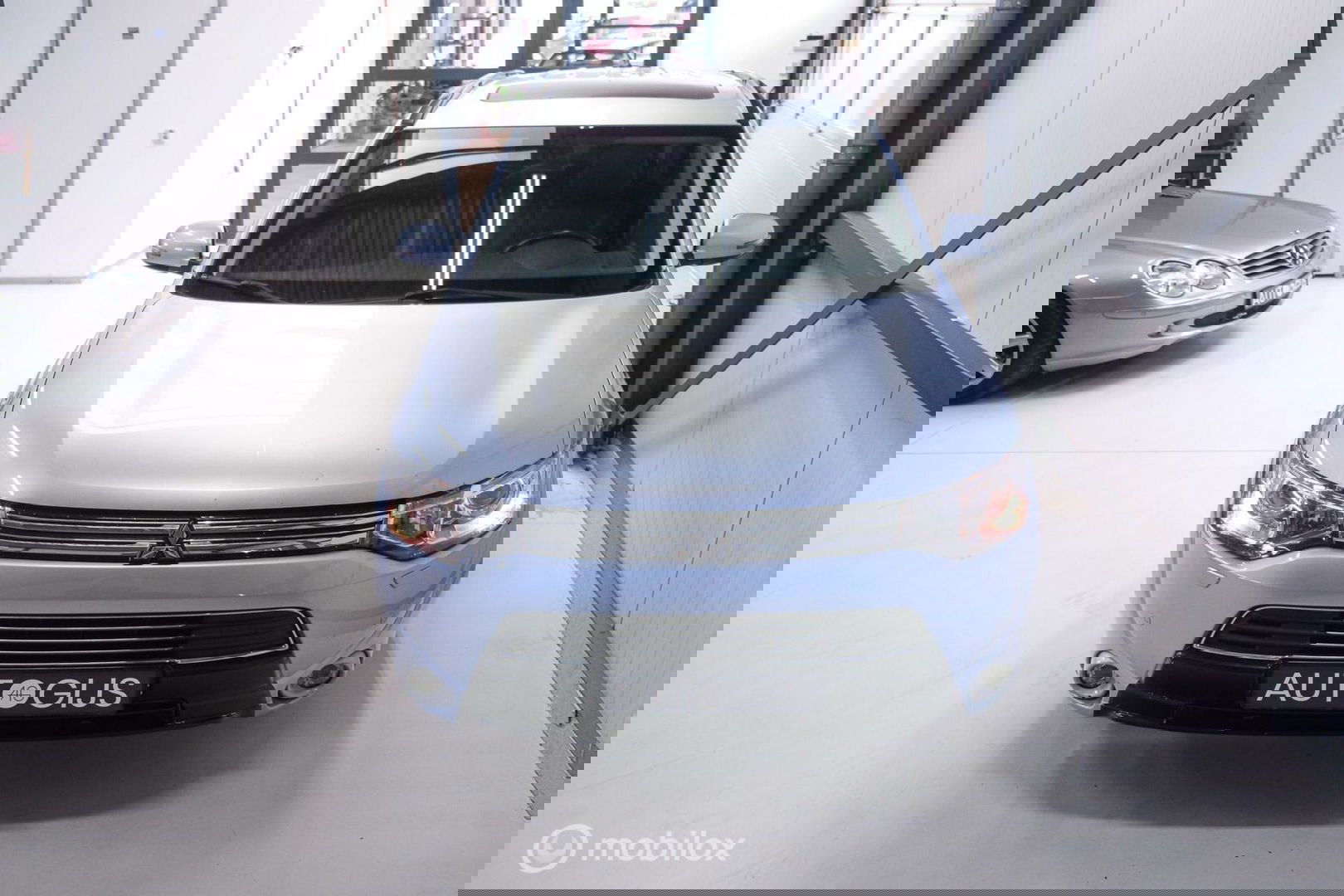 Mitsubishi Outlander 2.0 PHEV Instyle+ | Trekhaak | Leder | Navigatie | hybride | NL auto NAP |