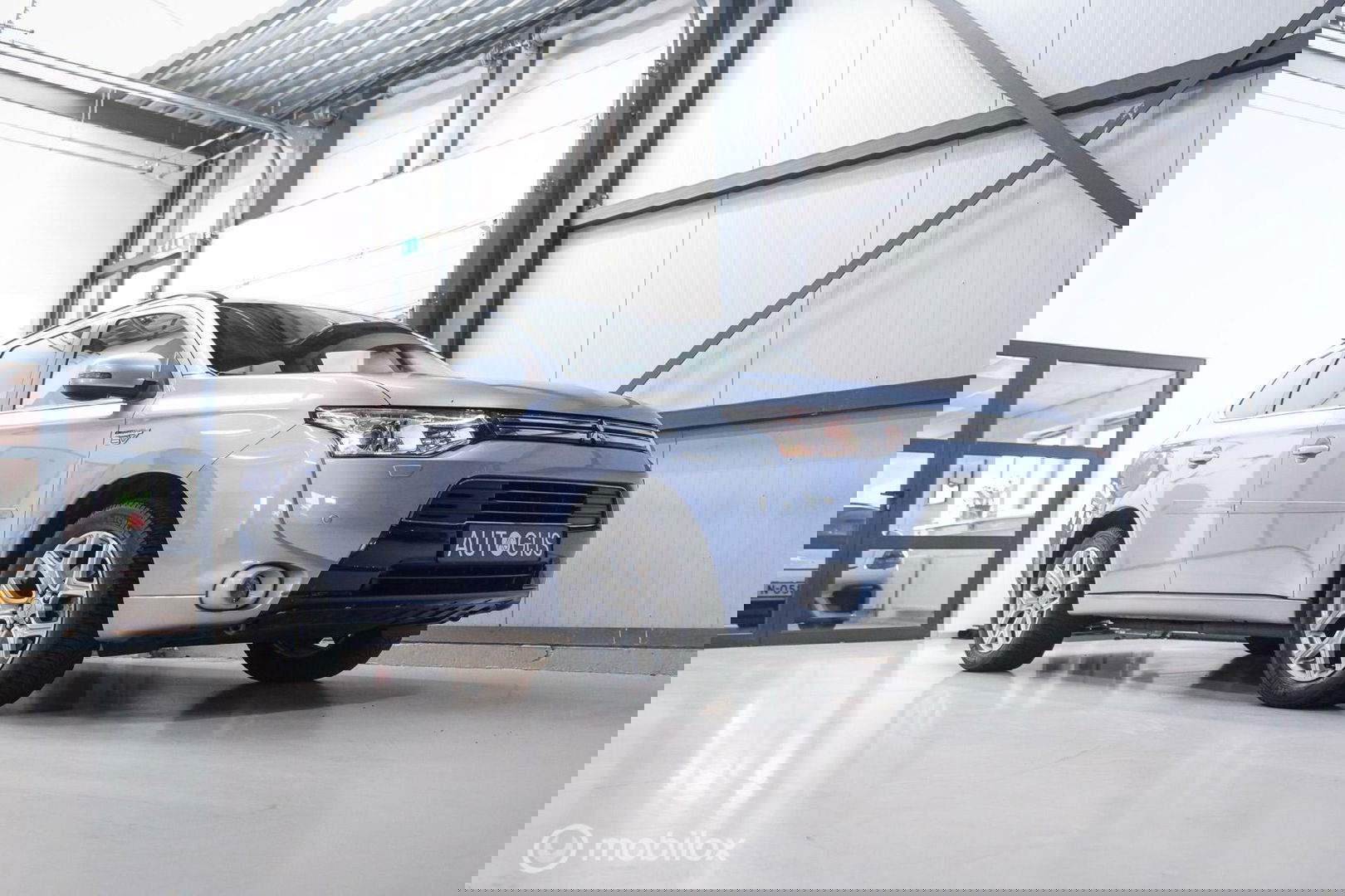 Mitsubishi Outlander 2.0 PHEV Instyle+ | Trekhaak | Leder | Navigatie | hybride | NL auto NAP |