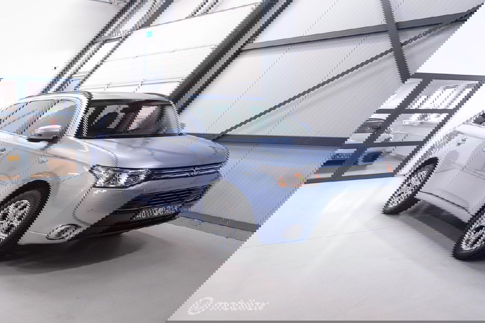 Mitsubishi Outlander 2.0 PHEV Instyle+ | Trekhaak | Leder | Navigatie | hybride | NL auto NAP |