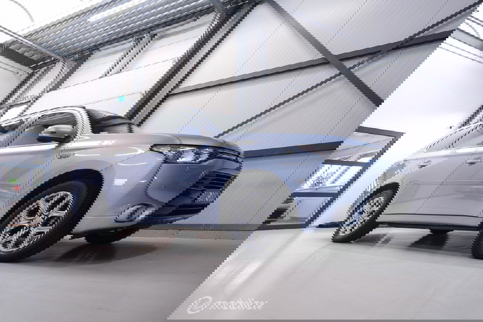 Mitsubishi Outlander 2.0 PHEV Instyle+ | Trekhaak | Leder | Navigatie | hybride | NL auto NAP |