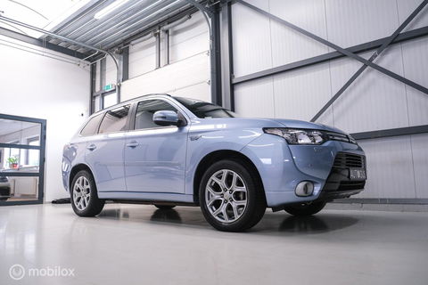 Mitsubishi Outlander 2.0 PHEV Instyle+ | Trekhaak | Leder | Navigatie | hybride | NL auto NAP |