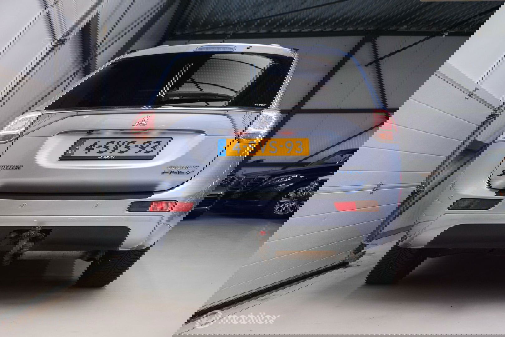 Mitsubishi Outlander 2.0 PHEV Instyle+ | Trekhaak | Leder | Navigatie | hybride | NL auto NAP |