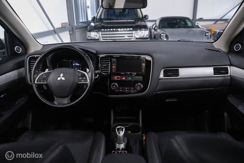 Mitsubishi Outlander 2.0 PHEV Instyle+ | Trekhaak | Leder | Navigatie | hybride | NL auto NAP |
