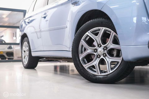 Mitsubishi Outlander 2.0 PHEV Instyle+ | Trekhaak | Leder | Navigatie | hybride | NL auto NAP |