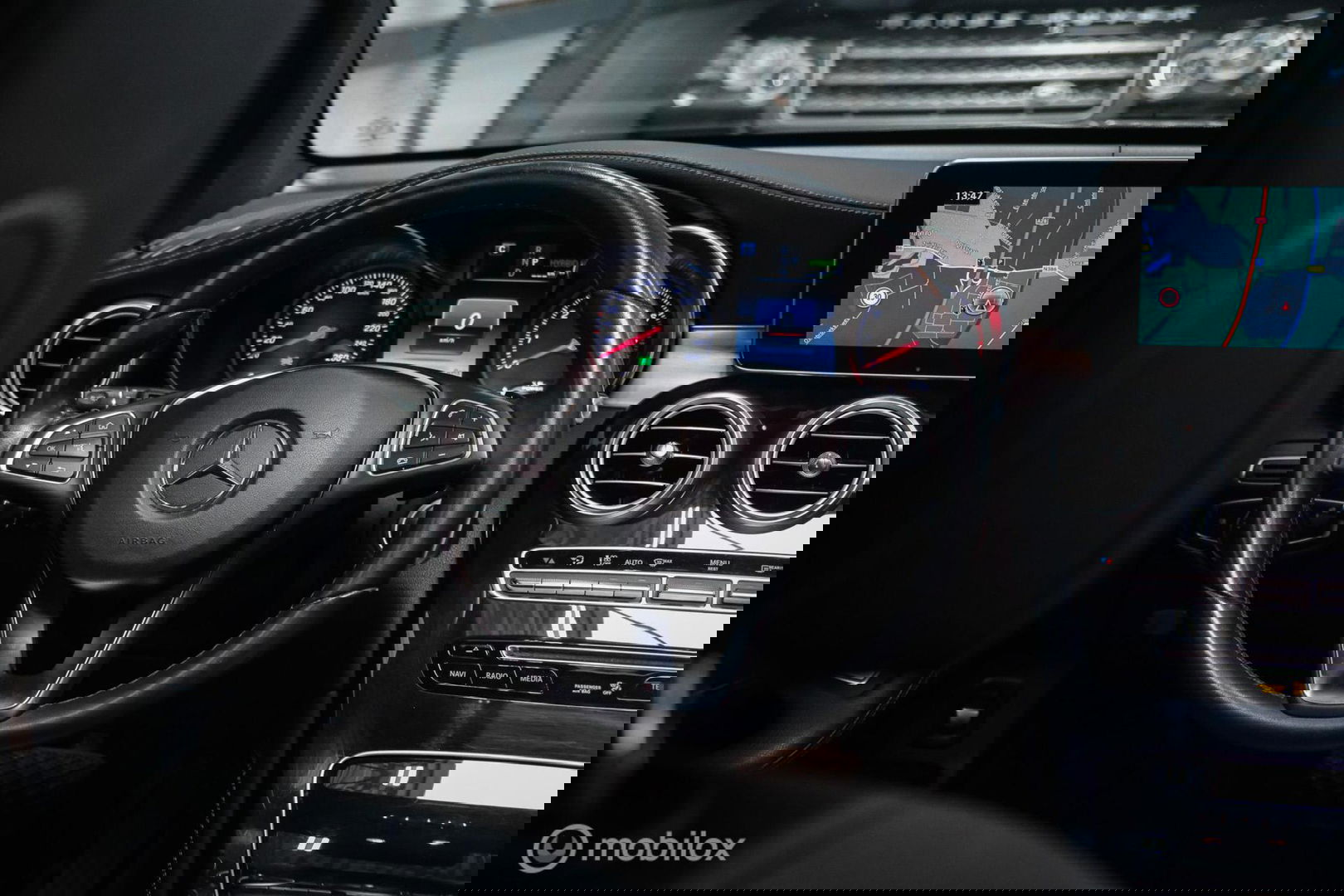 Mercedes-Benz GLC 350e 4MATIC Premium Plus | Trekhaak | Panorama | Leder | Camera |