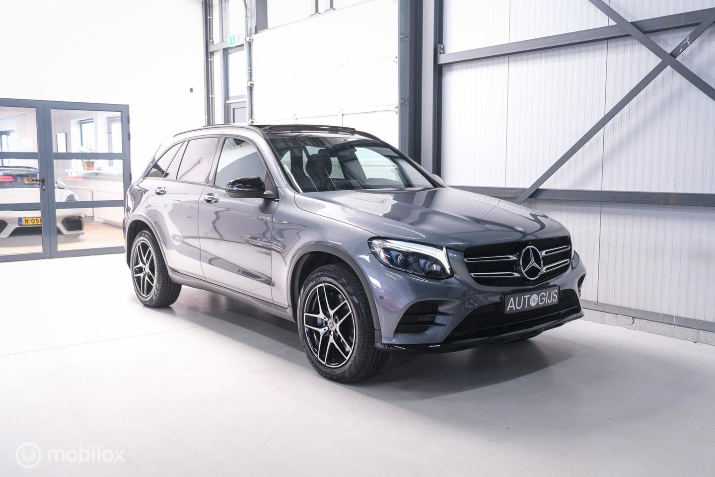 Mercedes-Benz GLC 350e 4MATIC Premium Plus | Trekhaak | Panorama | Leder | Camera |