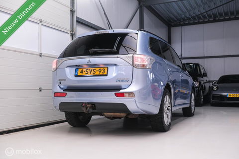 Mitsubishi Outlander 2.0 PHEV Instyle+ | Trekhaak | Leder | Navigatie | hybride | NL auto NAP |