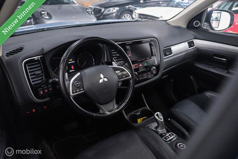 Mitsubishi Outlander 2.0 PHEV Instyle+ | Trekhaak | Leder | Navigatie | hybride | NL auto NAP |