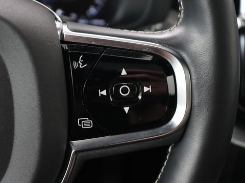 Volvo XC60 2.0 Recharge T8 AWD R Design | Panoramadak | Head-Up | 360 Camera | Stoel & stuurverwarming | Carplay | Keyless | Harman/Kardon | Navigatie | Half leder | Memory | PHEV | Plug In