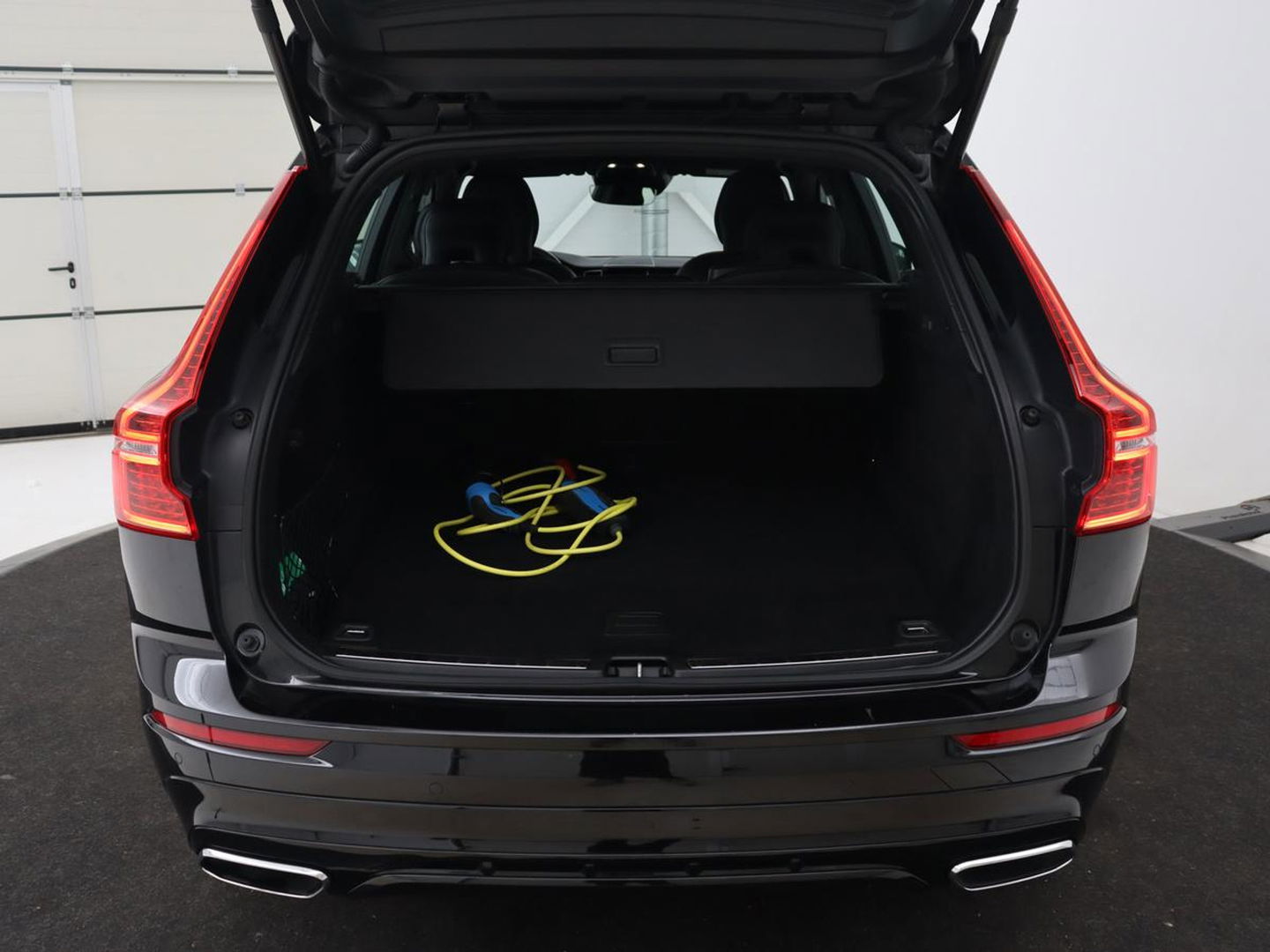 Volvo XC60 2.0 Recharge T8 AWD R Design | Panoramadak | Head-Up | 360 Camera | Stoel & stuurverwarming | Carplay | Keyless | Harman/Kardon | Navigatie | Half leder | Memory | PHEV | Plug In