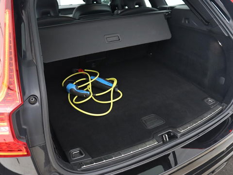 Volvo XC60 2.0 Recharge T8 AWD R Design | Panoramadak | Head-Up | 360 Camera | Stoel & stuurverwarming | Carplay | Keyless | Harman/Kardon | Navigatie | Half leder | Memory | PHEV | Plug In