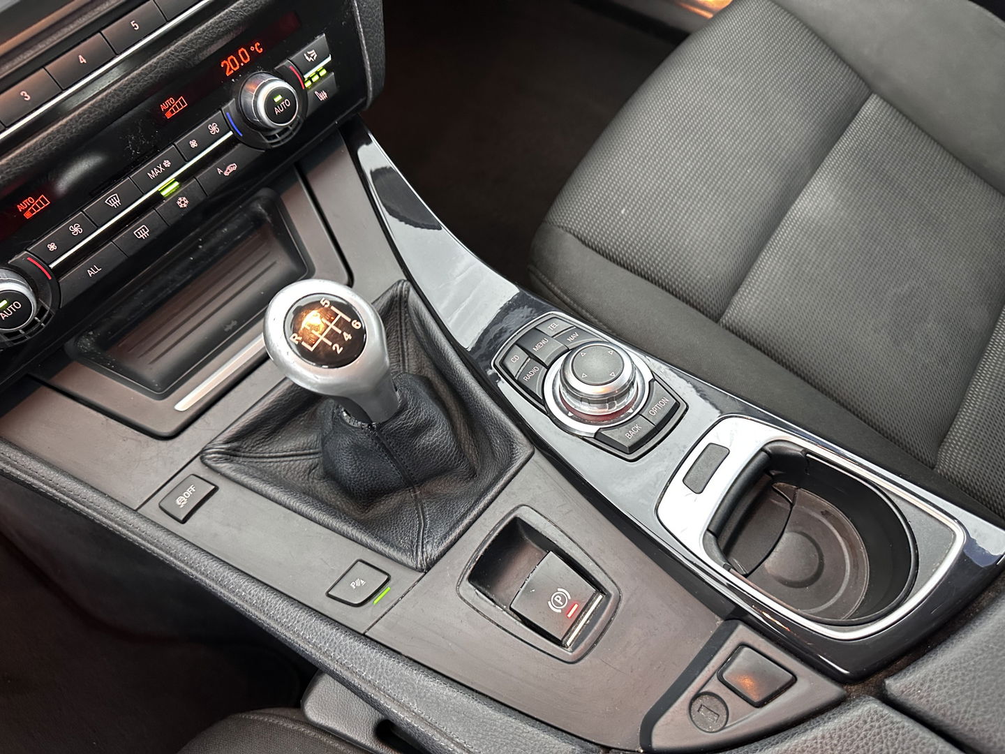 BMW 5 Serie Touring 520d Shadow-line *BI-XENON | NAVI-FULLMAP | HEATED-COMFORTSEATS | ECC | KEYLESS | PDC | CRUISE | 18''ALU*