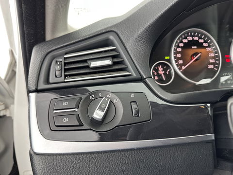 BMW 5 Serie Touring 520d Shadow-line *BI-XENON | NAVI-FULLMAP | HEATED-COMFORTSEATS | ECC | KEYLESS | PDC | CRUISE | 18''ALU*