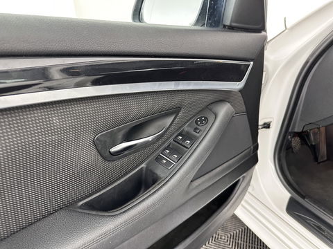 BMW 5 Serie Touring 520d Shadow-line *BI-XENON | NAVI-FULLMAP | HEATED-COMFORTSEATS | ECC | KEYLESS | PDC | CRUISE | 18''ALU*