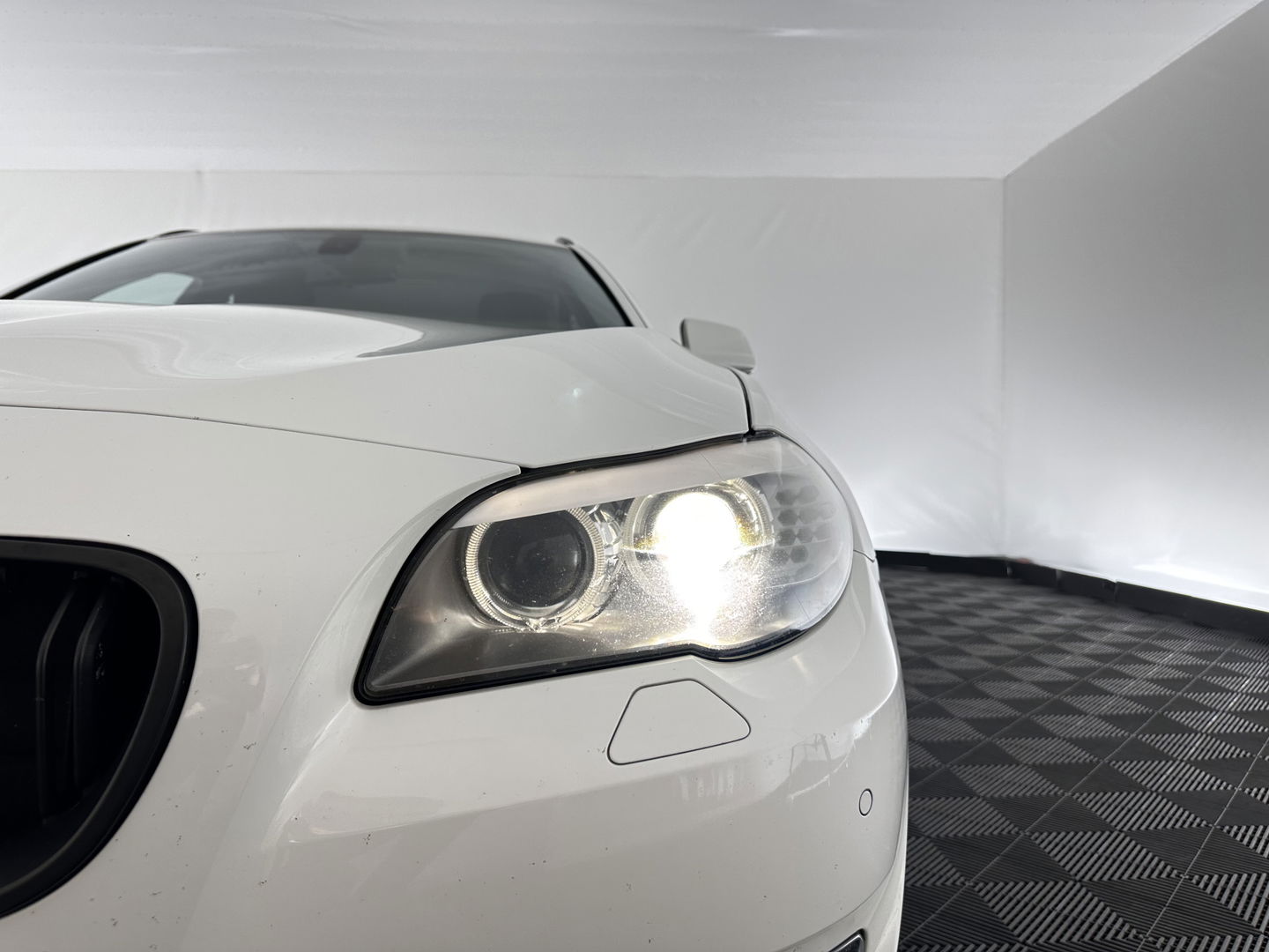 BMW 5 Serie Touring 520d Shadow-line *BI-XENON | NAVI-FULLMAP | HEATED-COMFORTSEATS | ECC | KEYLESS | PDC | CRUISE | 18''ALU*
