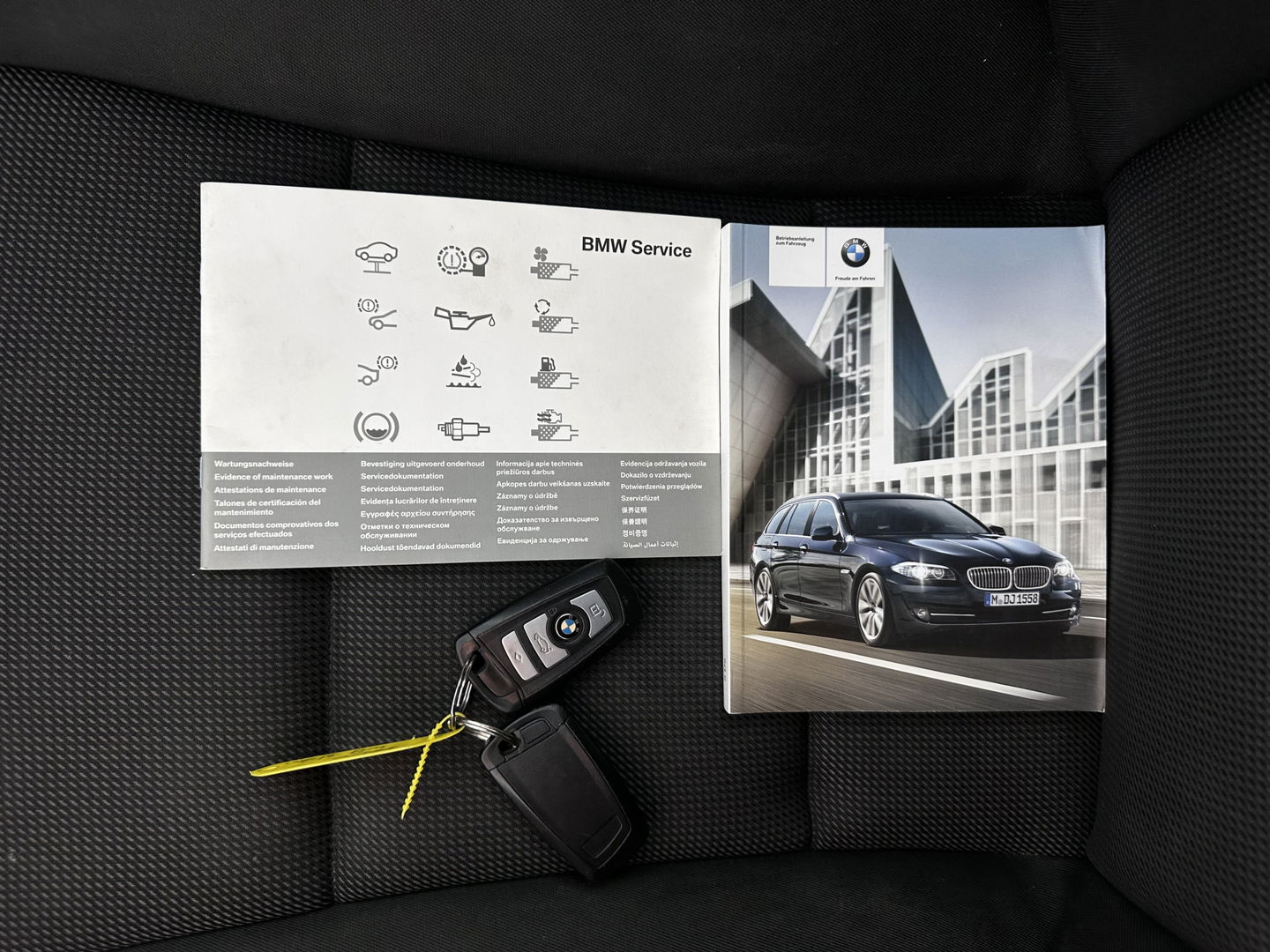 BMW 5 Serie Touring 520d Shadow-line *BI-XENON | NAVI-FULLMAP | HEATED-COMFORTSEATS | ECC | KEYLESS | PDC | CRUISE | 18''ALU*