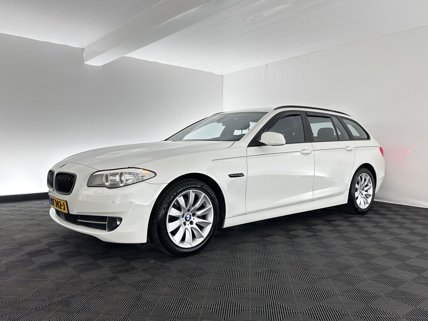 BMW 5 Serie Touring 520d Shadow-line *BI-XENON | NAVI-FULLMAP | HEATED-COMFORTSEATS | ECC | KEYLESS | PDC | CRUISE | 18''ALU*