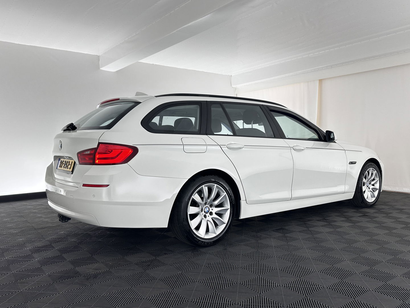 BMW 5 Serie Touring 520d Shadow-line *BI-XENON | NAVI-FULLMAP | HEATED-COMFORTSEATS | ECC | KEYLESS | PDC | CRUISE | 18''ALU*