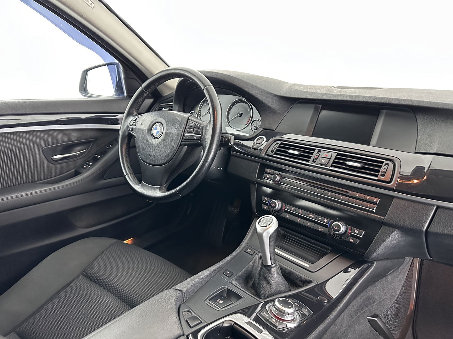 BMW 5 Serie Touring 520d Shadow-line *BI-XENON | NAVI-FULLMAP | HEATED-COMFORTSEATS | ECC | KEYLESS | PDC | CRUISE | 18''ALU*